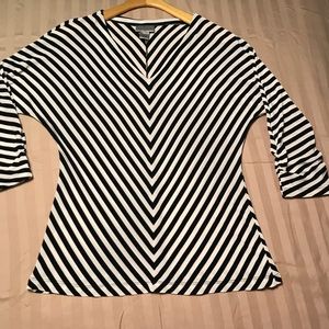 Black and white angle stripe, Chico